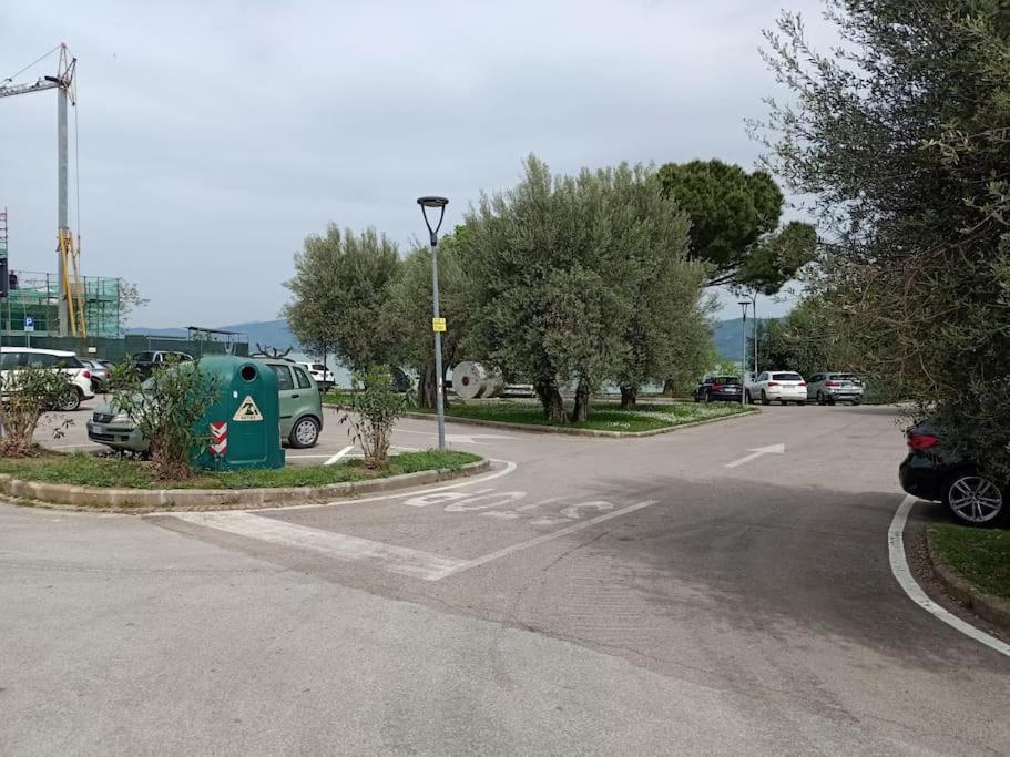 הוילה Monte del Lago Il Borgo Antico מראה חיצוני תמונה